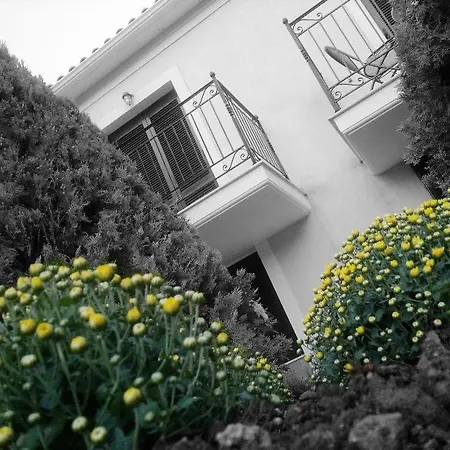 Acroploro Holiday home *